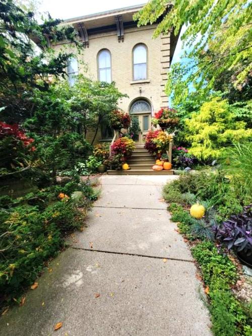 1823 N. Palmer St.