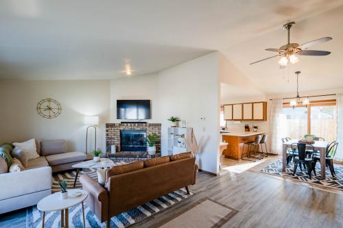 2216 Cloudview Court