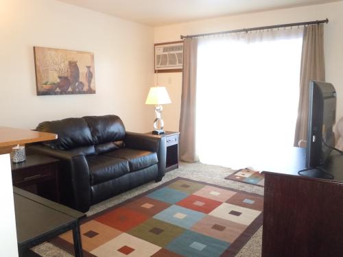 212 E Doty Ave #3